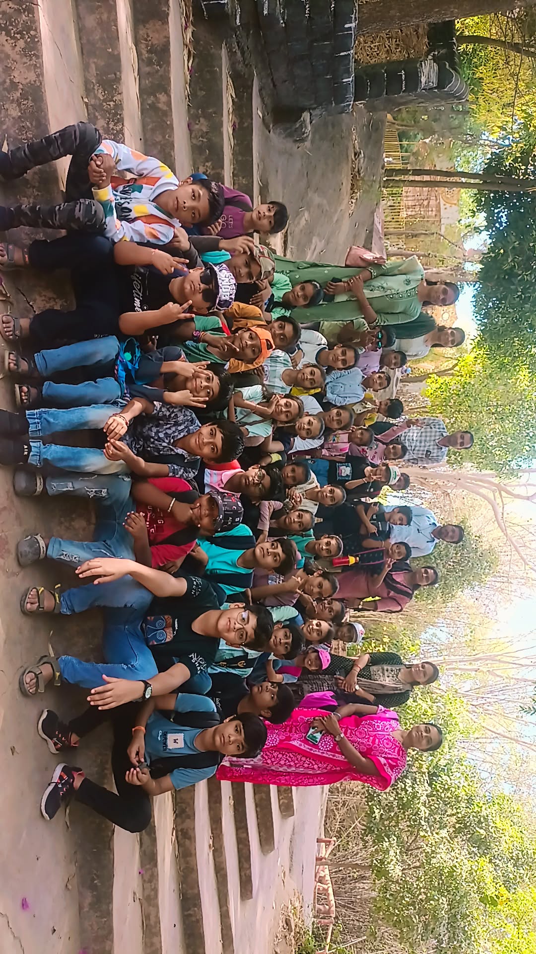 SCHOOL TOUR